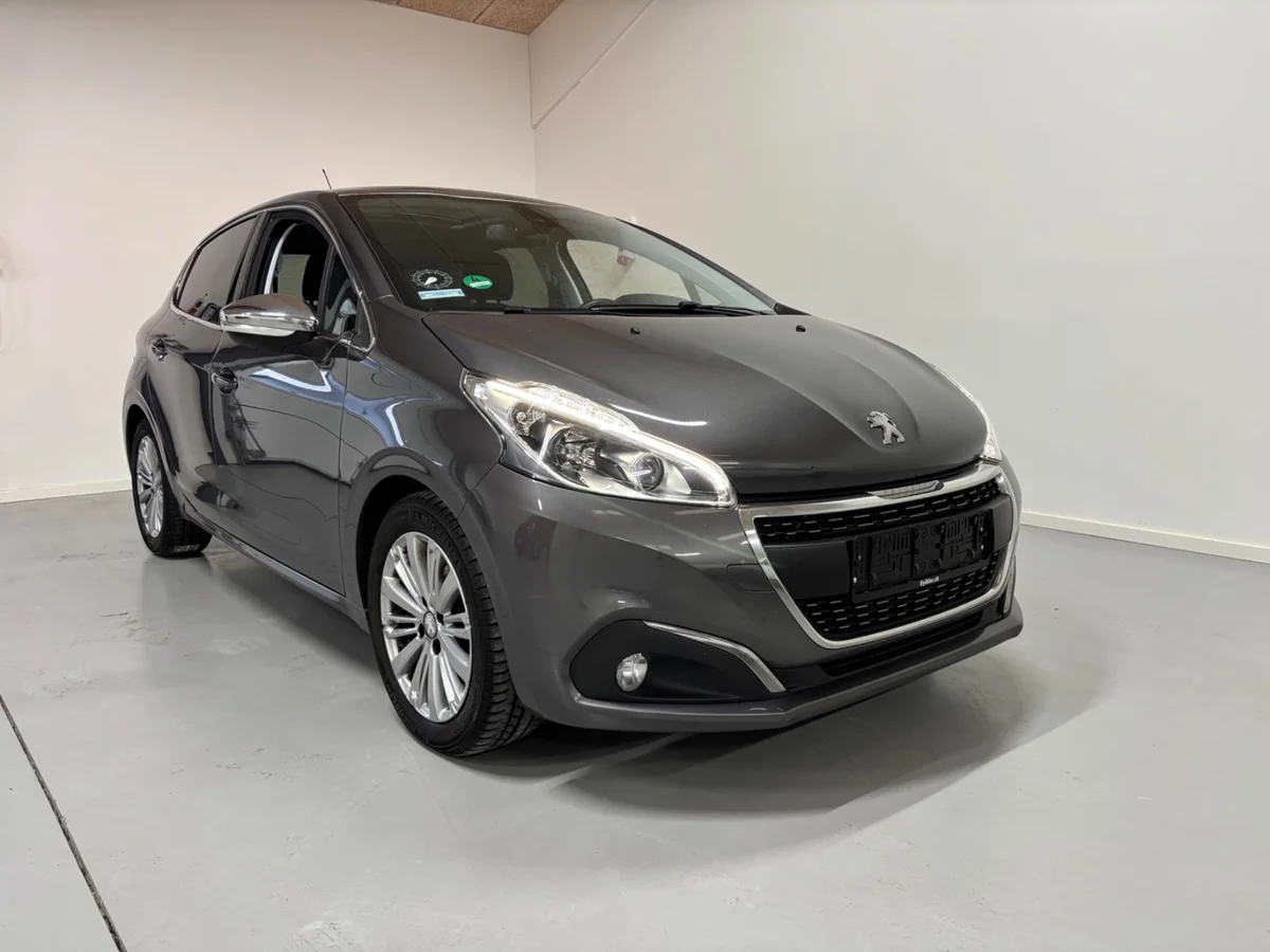Mini-klassen udlejningsbil hos ByBiler – Kia Rio · Renault Clio · Peugeot 208